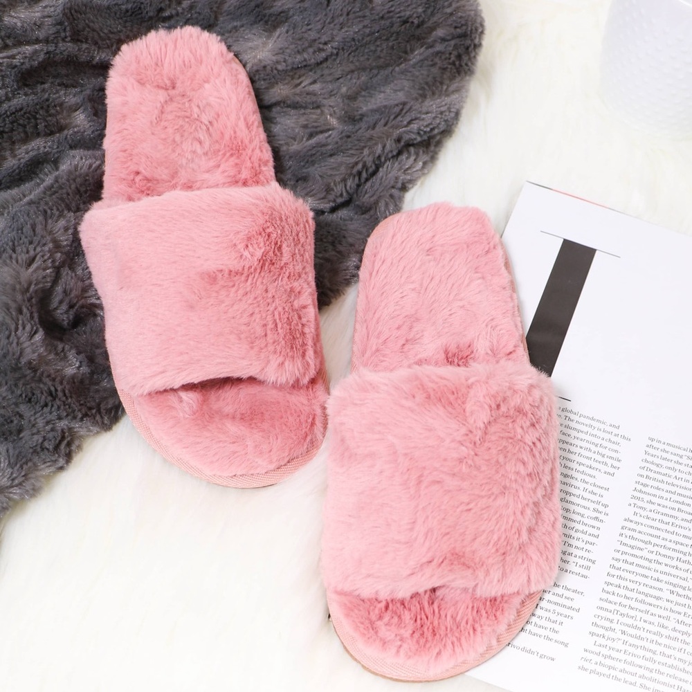 NEW Plush Slide Slippers in Mauve - Perfect for Gifts